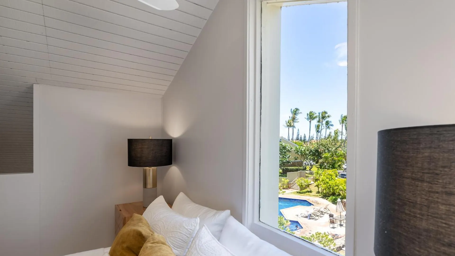 The Drifter - North Shore Loft - Relaxed Luxury Kahuku Apartment