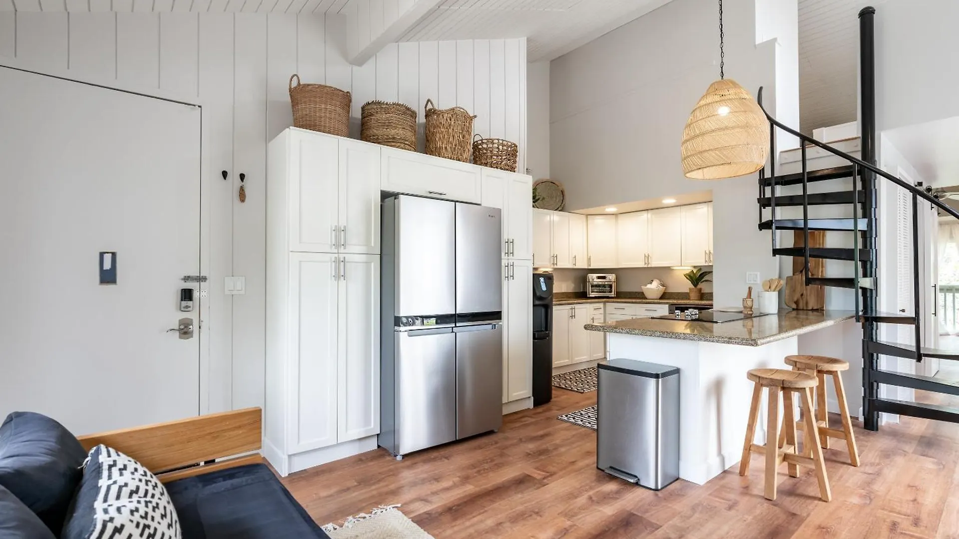 The Drifter - North Shore Loft - Relaxed Luxury Kahuku Apartment